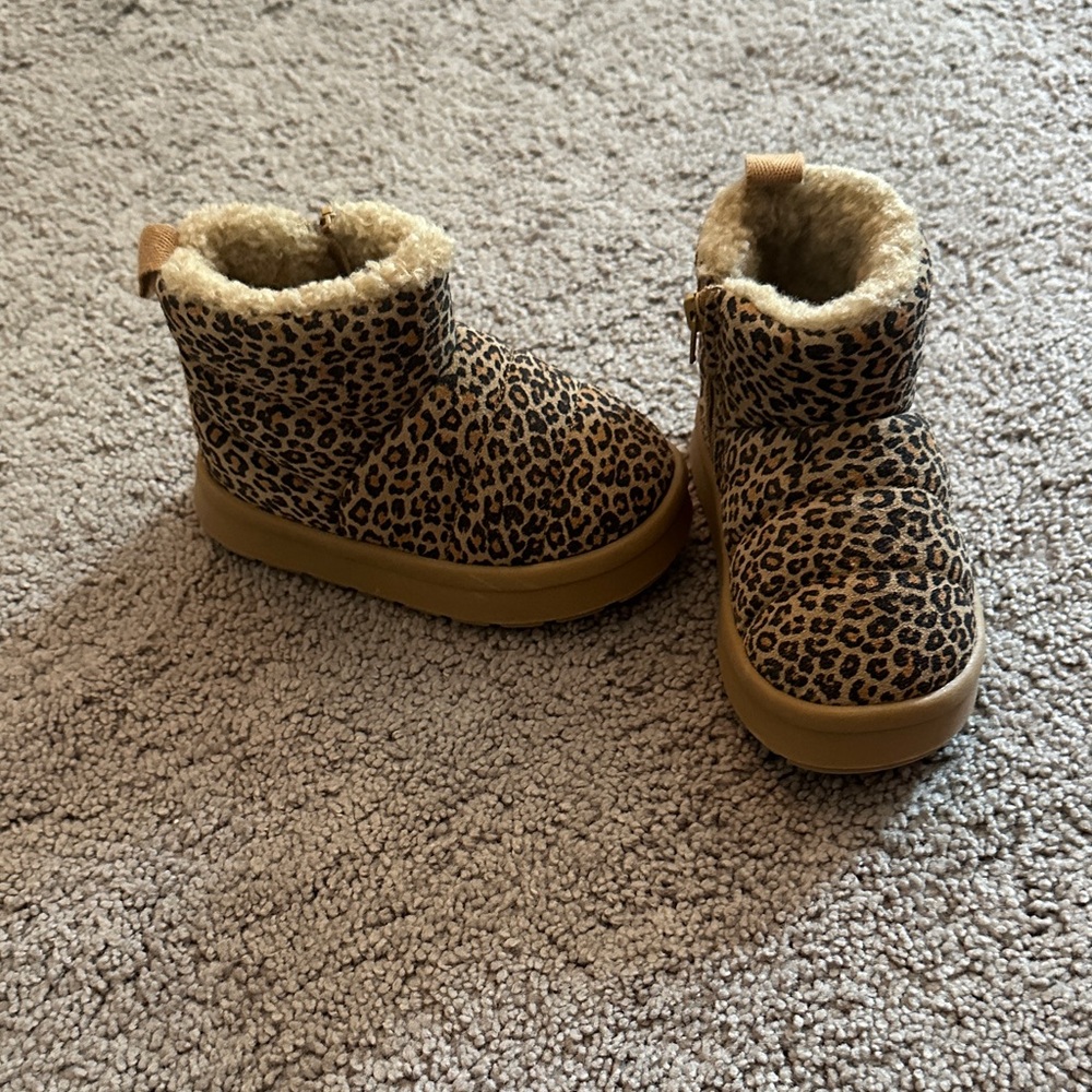 Zara toddler size 7 boots!